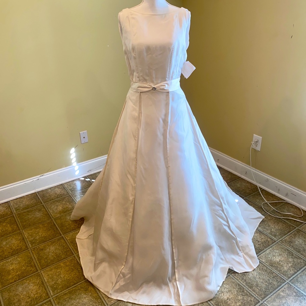 Michael Depaulo Couture wedding dress, size 10, New.